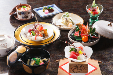 四季折々の風情を感じられる『会席料理「花」』