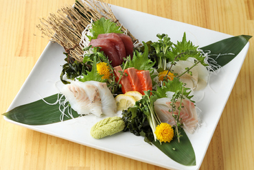 その日一番美味しい魚が楽しめる『鮮魚5種盛り』