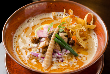 ゴマペーストと豚のラグーが織りなす、濃厚かつ繊細な『ゴマのコクと津軽みそのセサmiso soba』