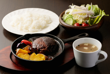 人気メニュー! 『ハンバーグ 煮込み』~ランチ1100円~