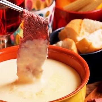 「和牛ローストビーフ&チーズフォンデュ食べ放題コース」1980円