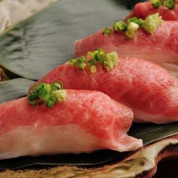 3時間飲み放題付「肉寿司&チーズフォンデュ含む25品食べ放題」