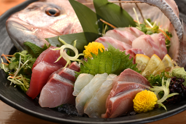 その時期に美味しい鮮魚を堪能『おまかせ刺身盛合せ 5種』