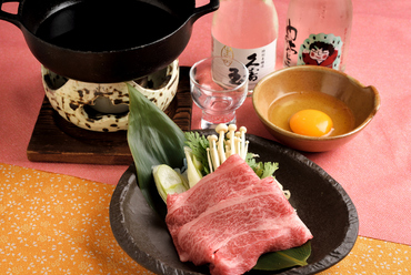 とろけるような肉の旨みを存分に味わう『飛騨牛すき焼き』
