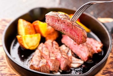 濃厚な肉の旨みを堪能できる『別海町しまざき壮健牛のヒレステーキ(100g)』