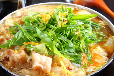 お店自慢の味わいを存分に楽しむ『九条ネギもつ鍋』