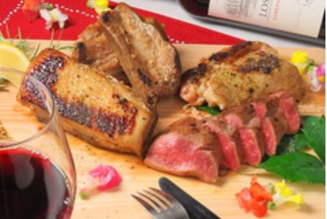 是空の人気コース『肉居酒屋コース』スペアリブや牛タンステーキ、肉料理4品と120分飲み放題付!