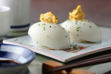 店主のアイデアが光る創作寿司。カタチも味もキュート『たまご』