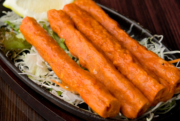 インドやネパールより輸入した食材を用いた本場の料理を提供!