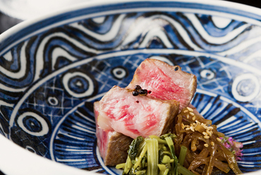 口の中でとろけていくような食感の虜になる『山形牛料理』