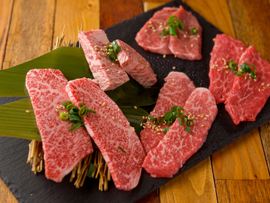 本日のお薦め5種類を贅沢に味わえる!『お薦め肉盛合せ』