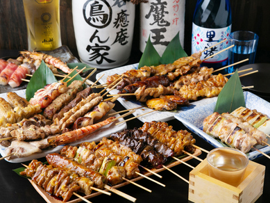 焼き鳥から変わりダネまで。種類豊富な『串盛り』