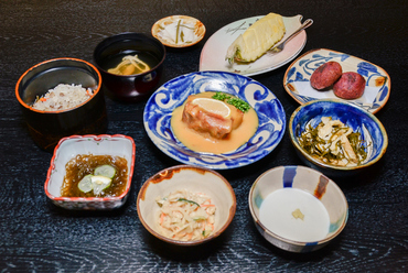 琉球の宮廷料理が満喫できる『貫花(ぬちばな)コース』