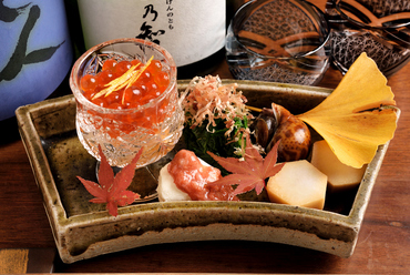 何から食べようか迷うのも楽しい。その時々の季節感を何よりも大切にした『コース前菜(※写真は一例)』
