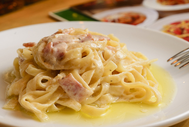 メニューは24種以上! 旬の食材でつくる限定パスタもおすすめな『パスタ(写真はカルボナーラ)』