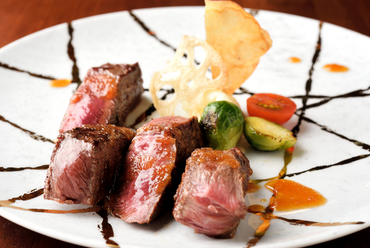 柔らかく、肉の旨味が濃厚な『尾張牛ミスジステーキ』