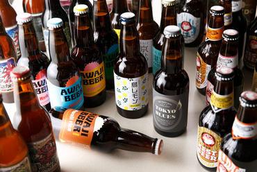 国産のクラフトビールが常時40種類以上と豊富な品揃え