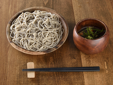 クセがないブランド鴨肉「京鴨」とこだわりのそばの両方を味わえる『京鴨そば(冷・温)』