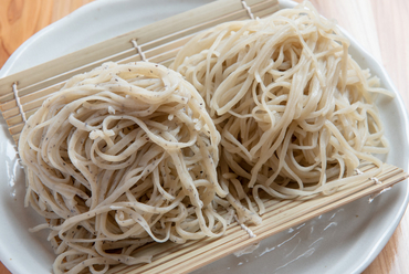 二種類の蕎麦を食べ比べ!『そば合い盛り』