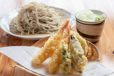 ランチで一番人気!天丼も選べる『斜里セット(そば+海老天+野菜天 または 天丼)』