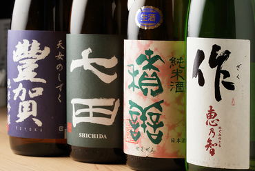 旬の食材にぴったりな純米酒を常時12種類ご用意