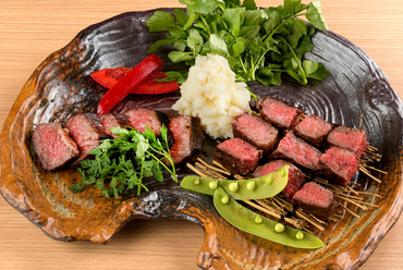 A5ランク黒毛和牛の希少部位がお目見えすることも。『本日の産地直送のお肉 盛り合わせ』