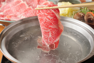 舌の上ですっと消えてしまうような食感がくせになる『しゃぶしゃぶ』