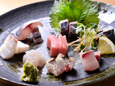 ゴロッと入った肉と野菜を濃いめの味付けでいただく『豚じゃが』