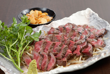 肉の旨味を存分に味わえる『ポンドUPステーキ』