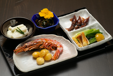 一度に「さまざまな味わい」を楽しめる豪華な『お通し』