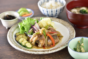 ほっとひと息つきたい時に。お店の一押し『日替わりKAINA定食』