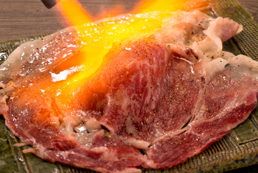とろけるような肉の旨みを堪能できる『名物!! さしとろ』