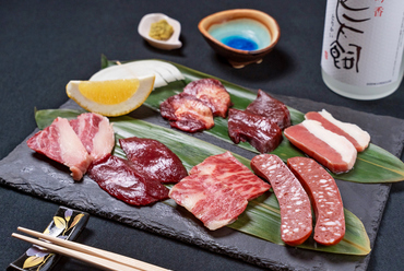 腕利き店主が厳選した『馬刺し6種』