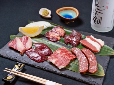 腕利き店主が厳選した『馬刺し6種』