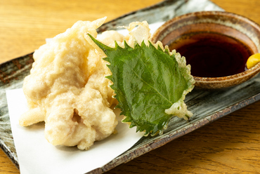 とり肉に衣をつけて揚げた大分の絶品ご当地グルメ。ぽん酢とからしでどうぞ!『とり天』