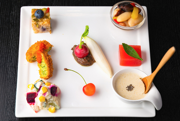旬の野菜を中心に月代わりで提供される7品目『文月の一皿』