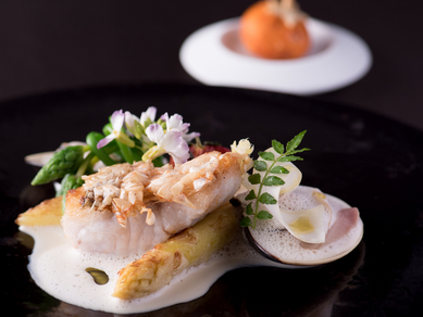春夏秋冬の食材が織りなすハーモニーを感じる『旬の魚料理』