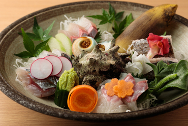 玄界灘の新鮮な魚が味わえる『朝獲れお刺身おすすめ盛り』