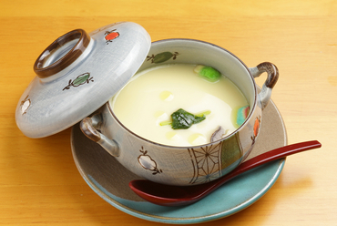 美味しさにプラスアルファ。食物繊維をたっぷり摂れるカラダ想いの『冷やし七穀うどん』