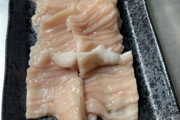 ニンニクが入った秘伝のタレが自慢。プリプリ食感の『小腸』