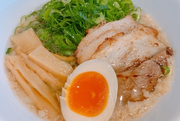 当店名物"期間限定麺" 冷し魚辛つけ麺