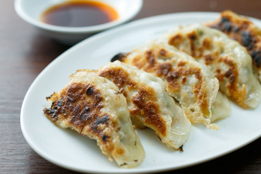 あふれ出る「肉汁」に笑みがこぼれる『自家製台湾餃子』
