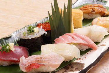 地魚メインに旬の魚介を堪能『極 板長おまかせ10貫』
