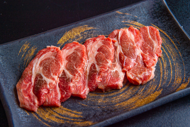 柔らかくてジューシーな肉の美味しさに驚く『特上ラム』