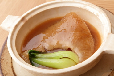 上質素材をふんだんに使用。贅沢な食のひとときを満喫できる『12000円コース』