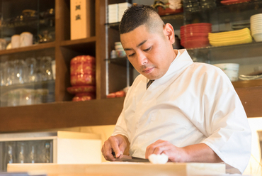 季節に合わせた旬の食材と日本酒を堪能