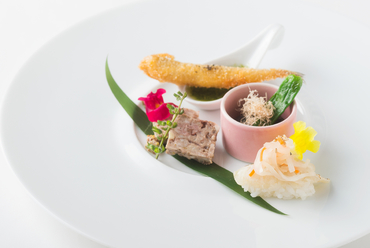 一品ずつ趣が異なる味わいに、心が躍る『前菜』