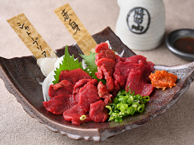 『赤身とシャトーブリアンの食べ比べ』で希少なシャトーブリアンのとてつもなく柔らかな食感をご賞味あれ!