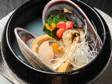手間暇かける独自ブレンドのだしが決め手!『大貝 つぼ蒸し』