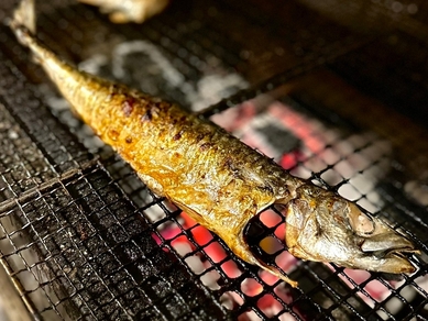 衣の香ばしさとジューシーな鶏の旨みがクセになる『森林どりのカリカリ揚げ』